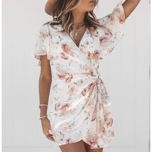 Amazing lace: silky floral wrap dress!